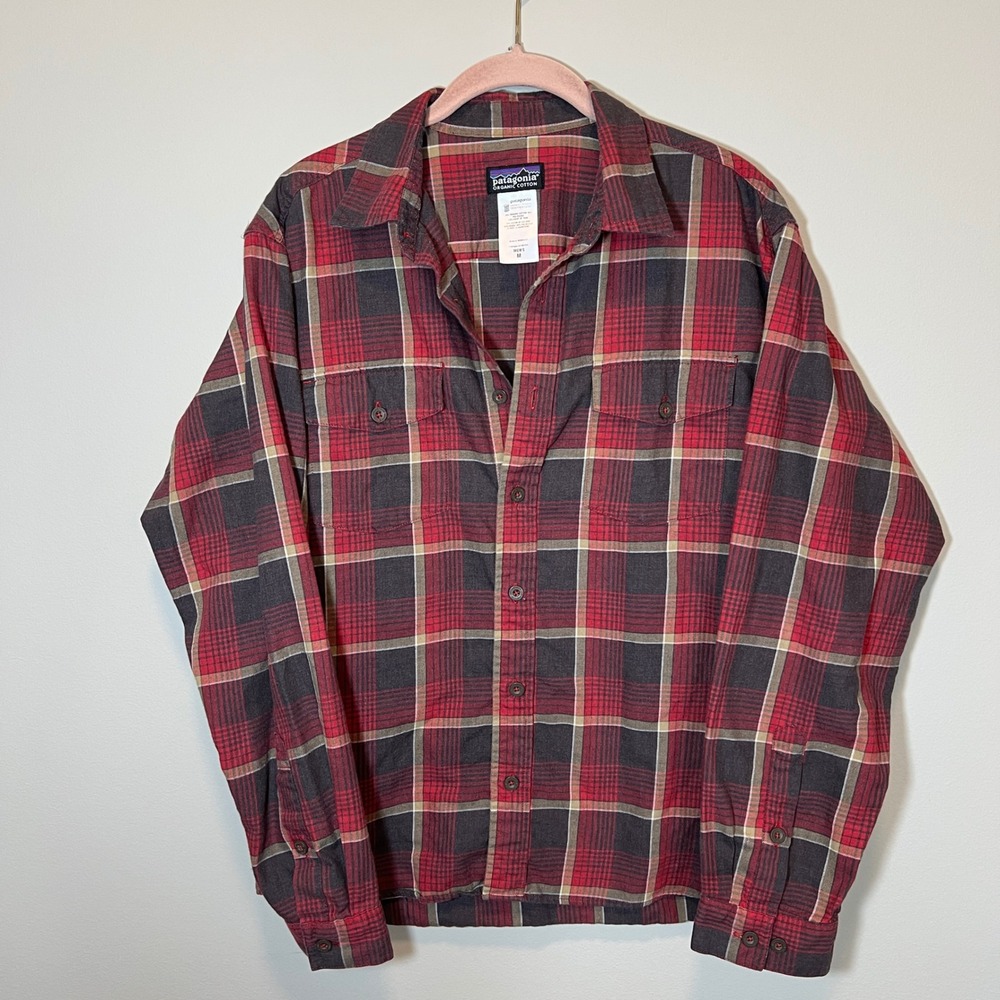 Patagonia Men's Organic Cotton Plaid Long Sleeve Button Up Shirt Red Grey Medium